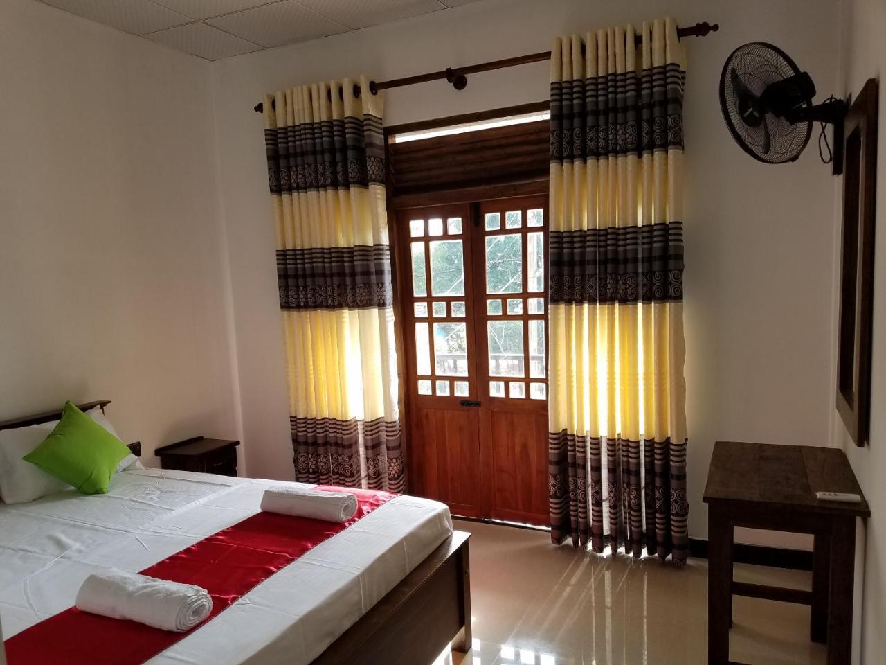 Yashumi Homestay Dambulla Exterior photo