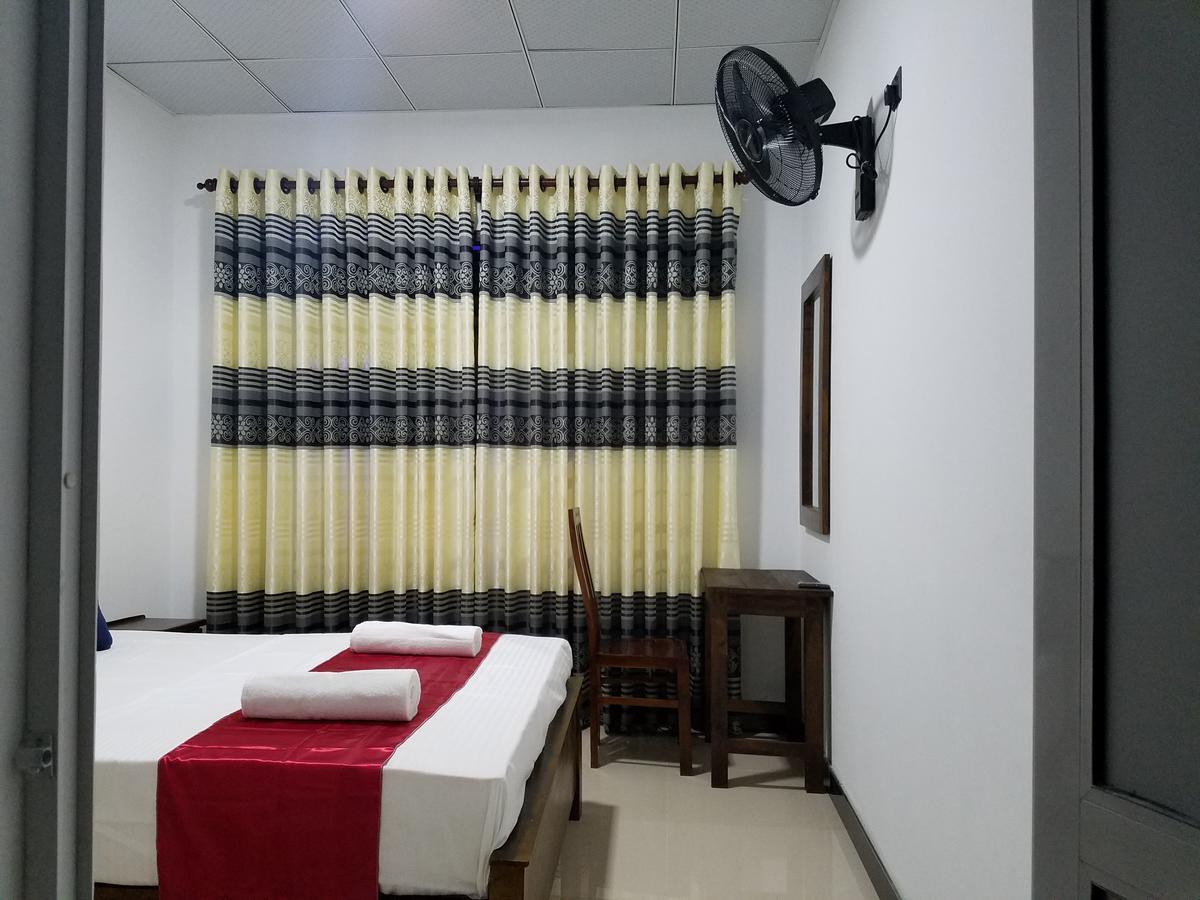 Yashumi Homestay Dambulla Exterior photo